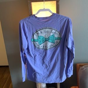 Women’s size medium long sleeve shirt
